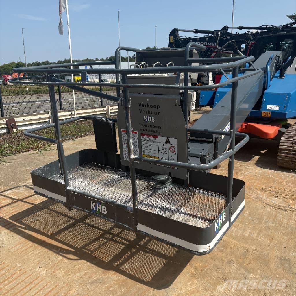 Aichi SR 12 B Teleskop bomlifter