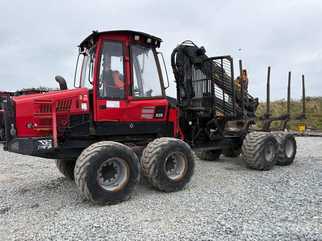 Komatsu 835 Lassbærere