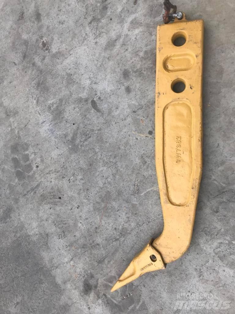 Komatsu D65 Shank Rippere