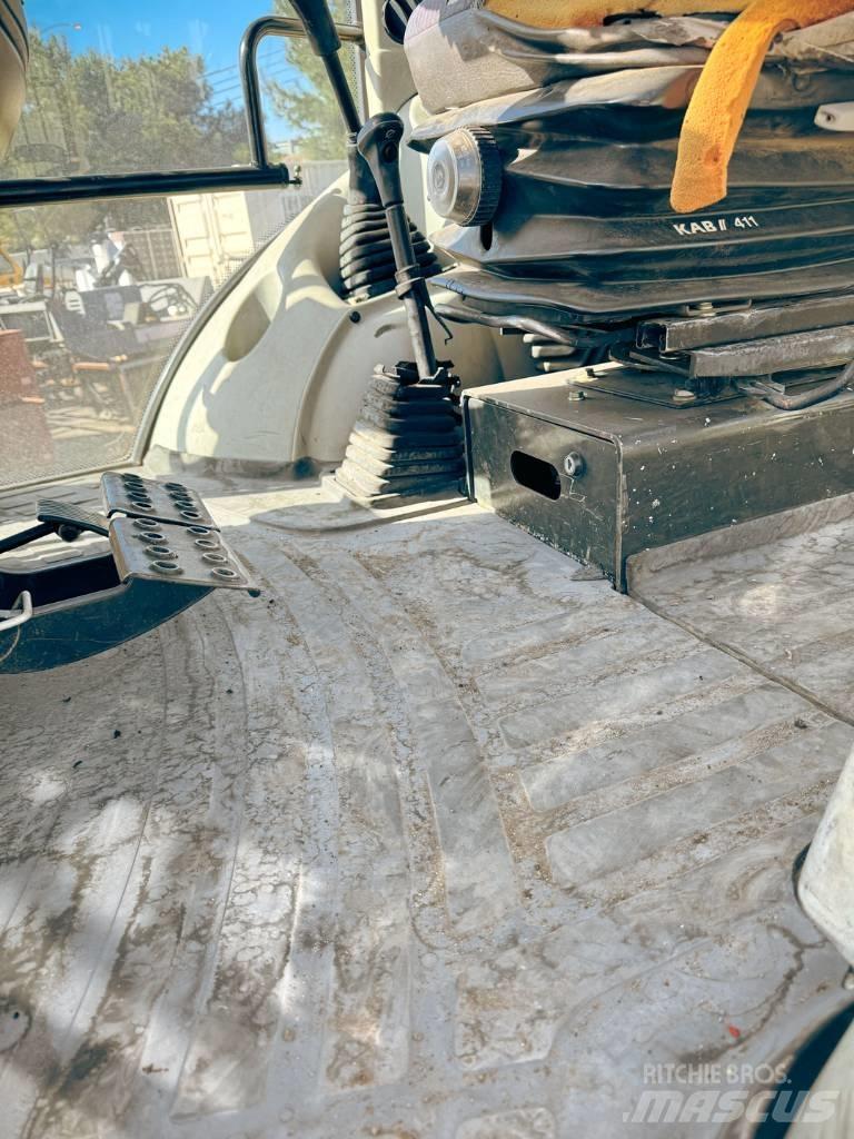 Komatsu WB 140-2N Traktorgravere
