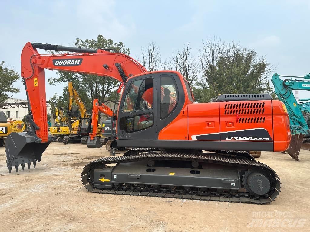 Doosan DX 225 LC-9 Beltegraver