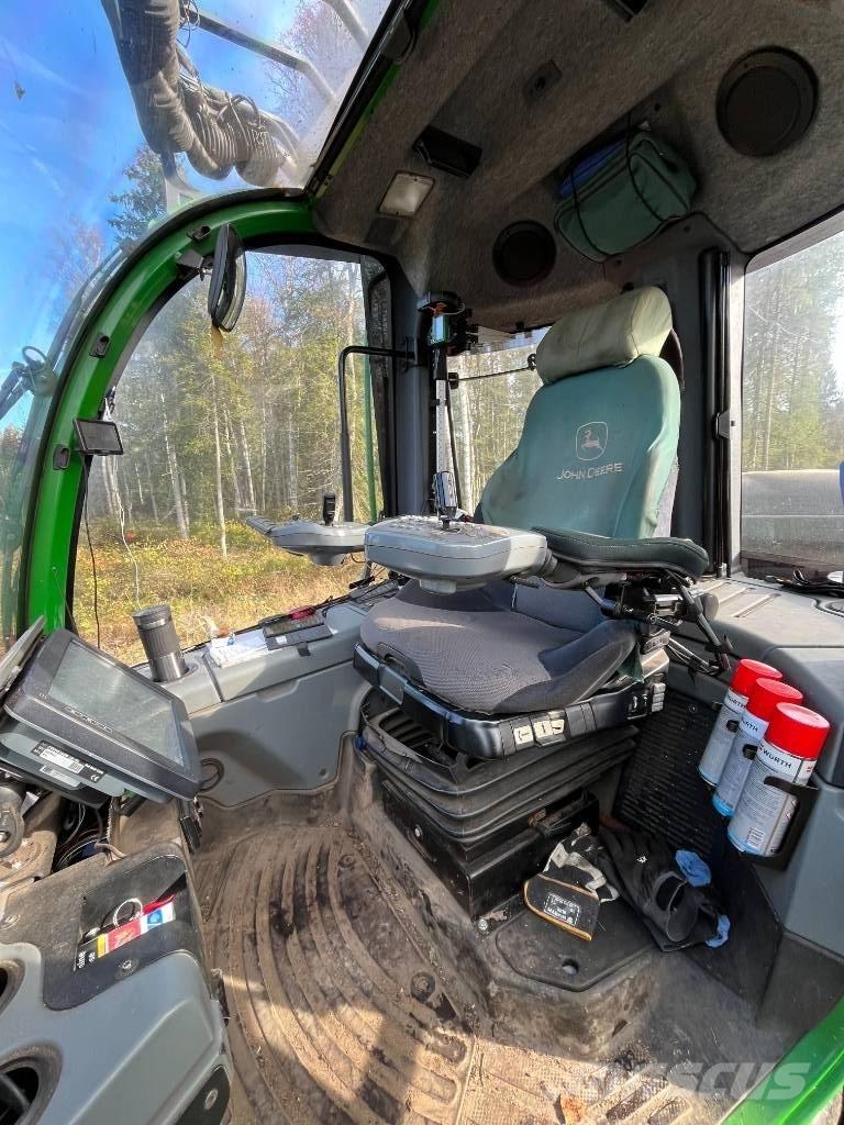 John Deere 1270G 8W Hogstmaskiner