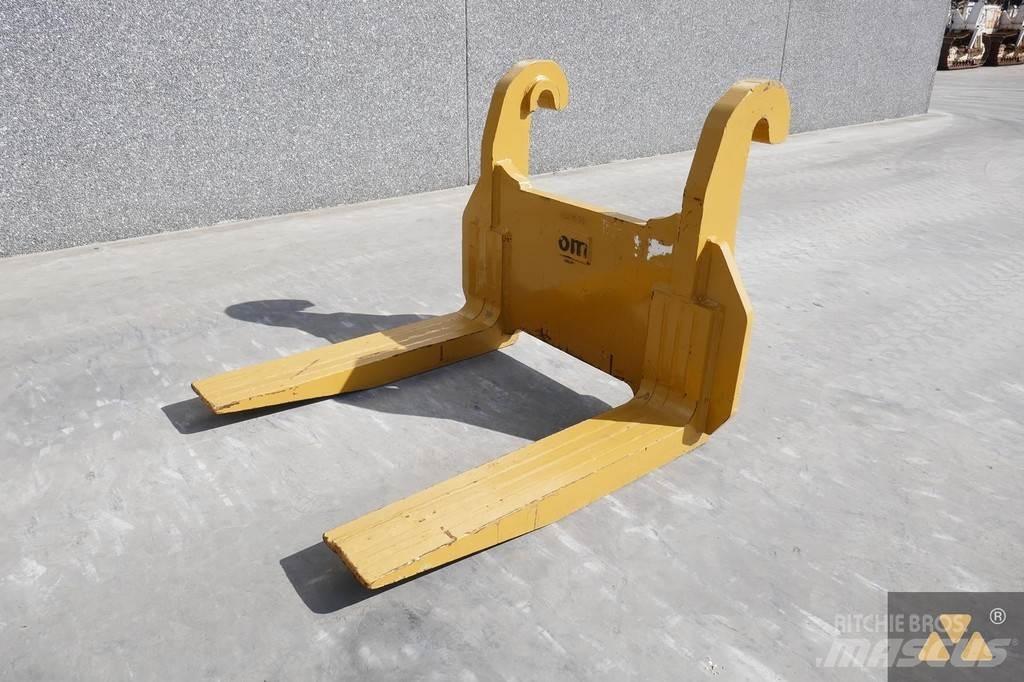 OM Forks Cat 980H Transport - Annet