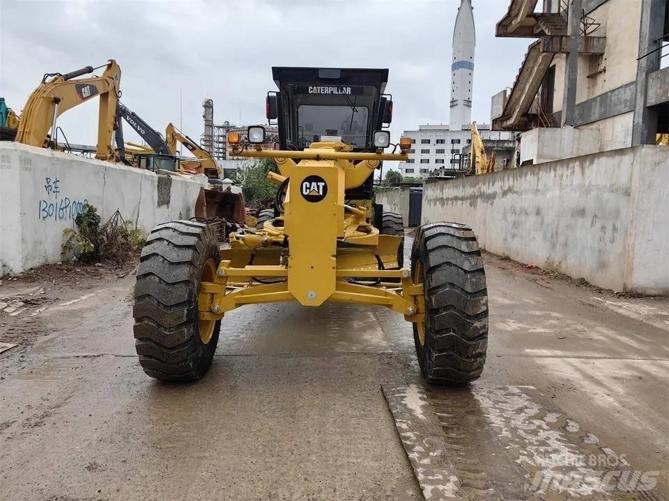 CAT 140K Veihøvler