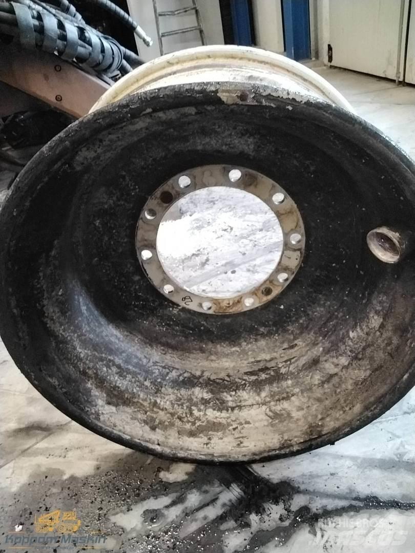 Sampo Hr46x 15x28 Dekk, hjul og felger