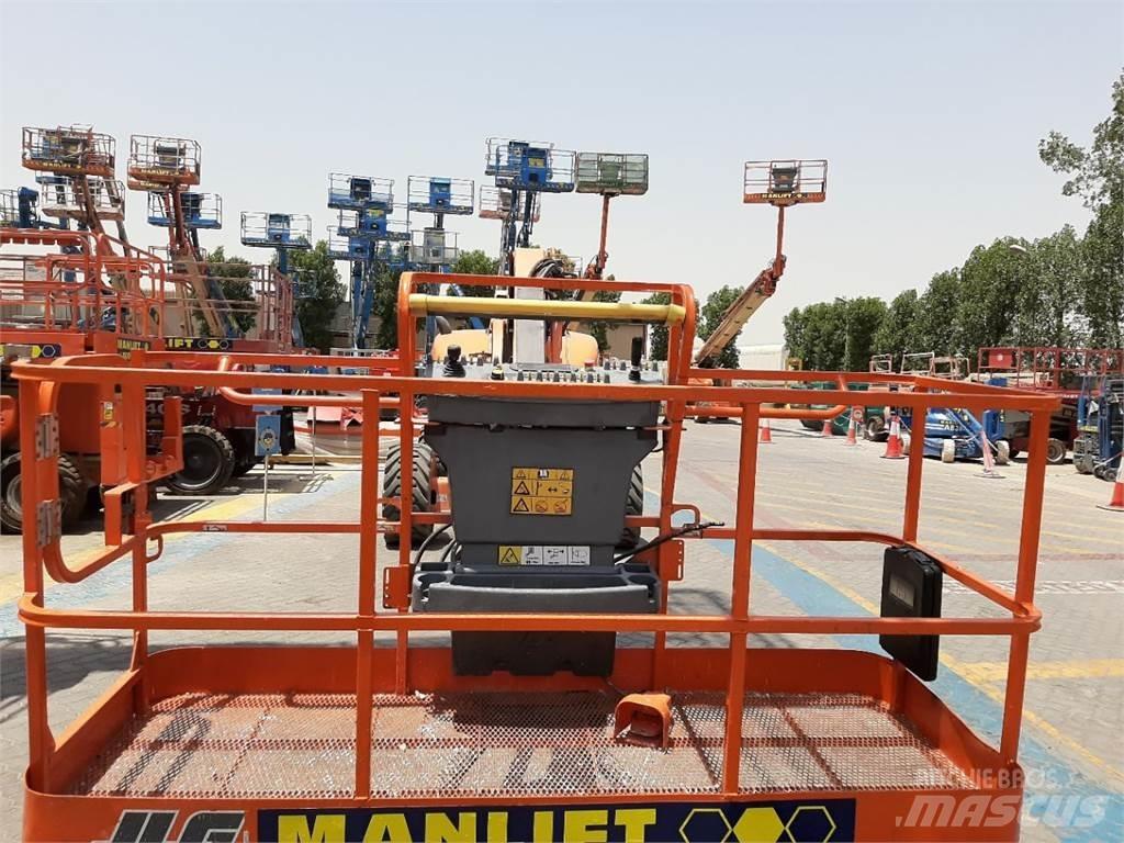 JLG 800AJ Leddede bomlifter