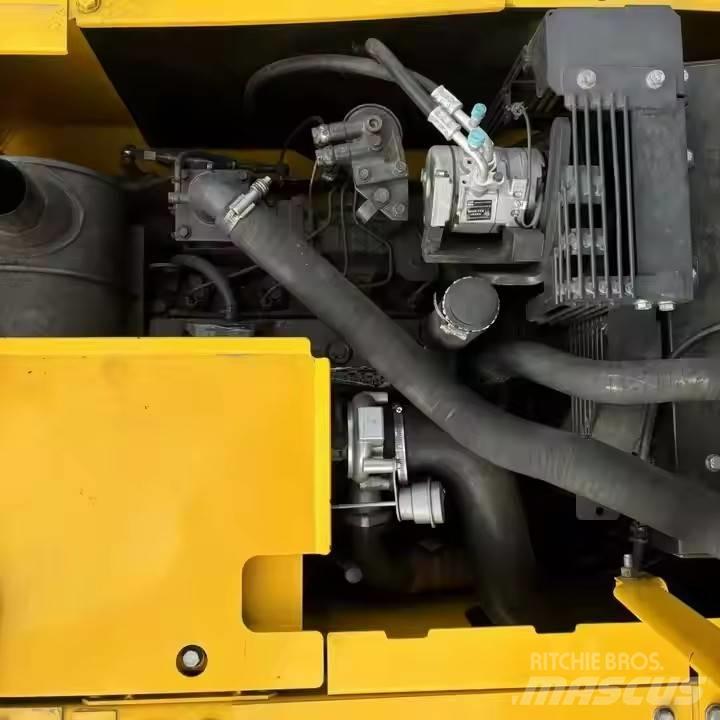 Komatsu PC130 Beltegraver