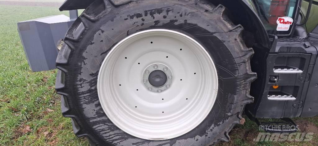 Valtra T235 active Traktorer
