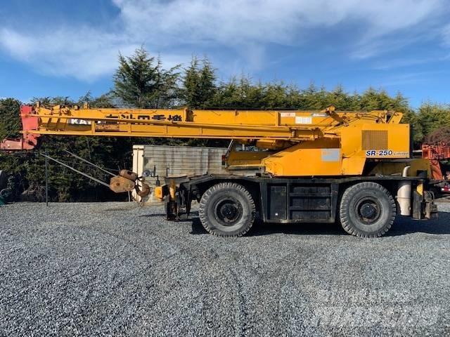 Kato KR30H Allterreng kraner