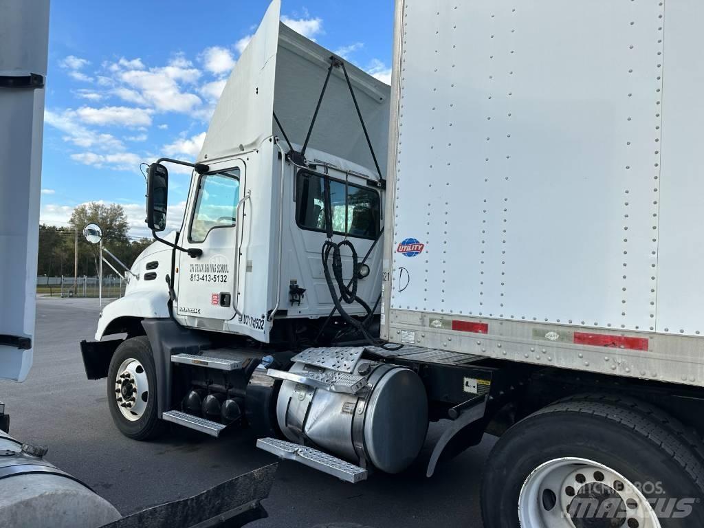 Mack Truck Trekkvogner