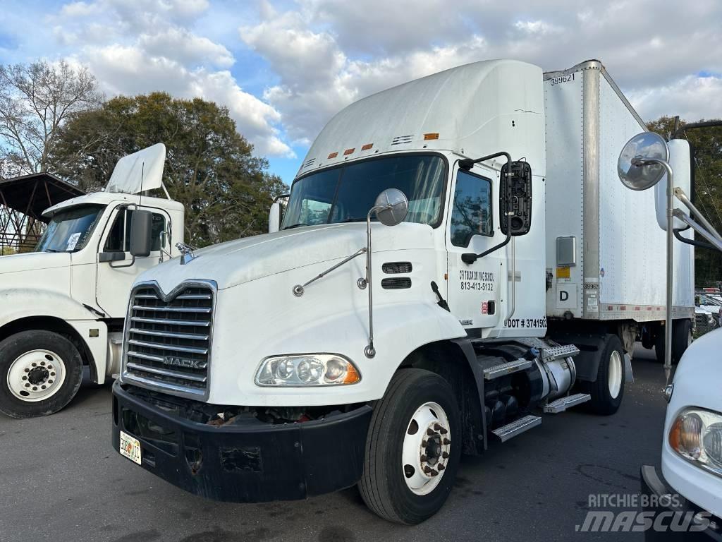 Mack Truck Trekkvogner