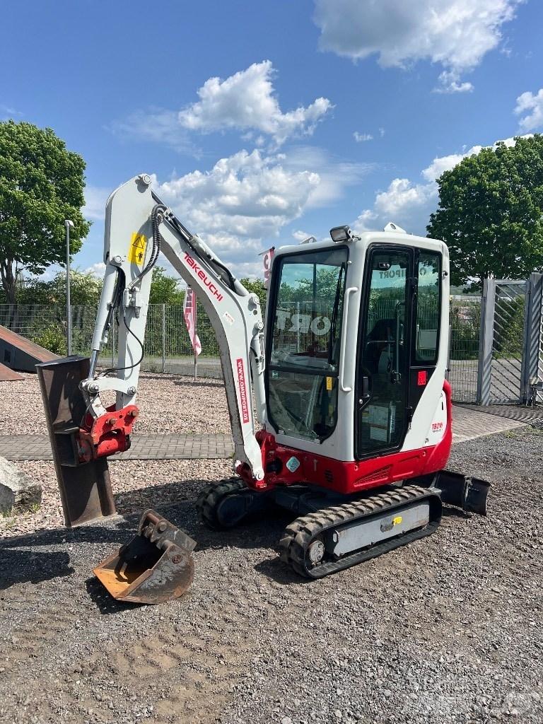 Takeuchi TB 216 Minigravere <7t