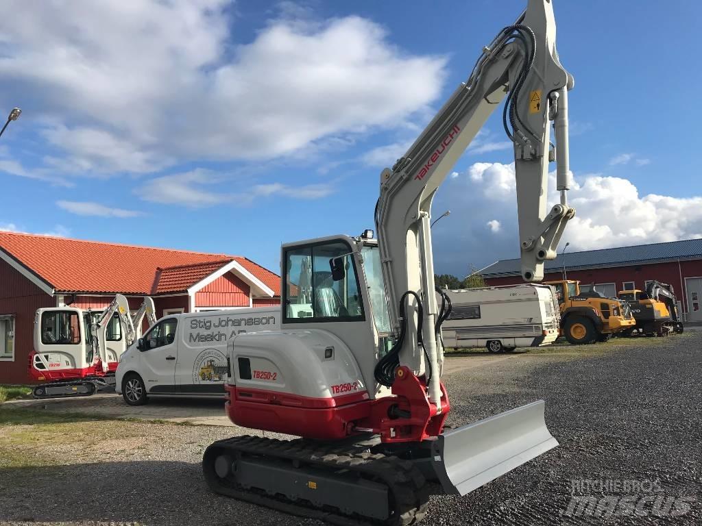 Takeuchi TB250-2 Minigravere <7t