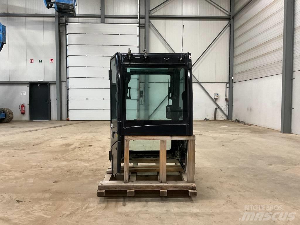 Kubota U 56-5 Førerhus og Interiør
