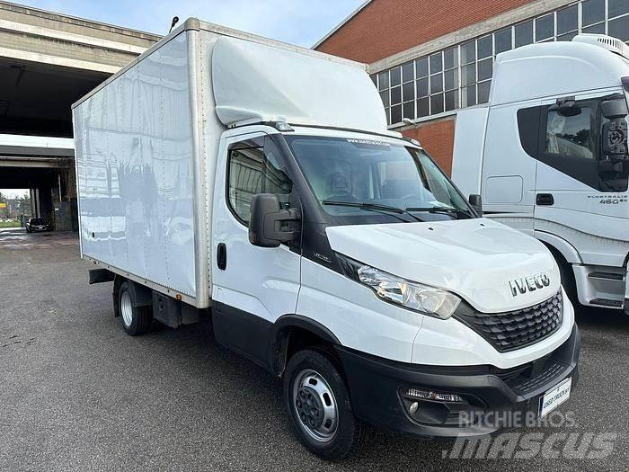 Iveco 35C14 Andre varebiler