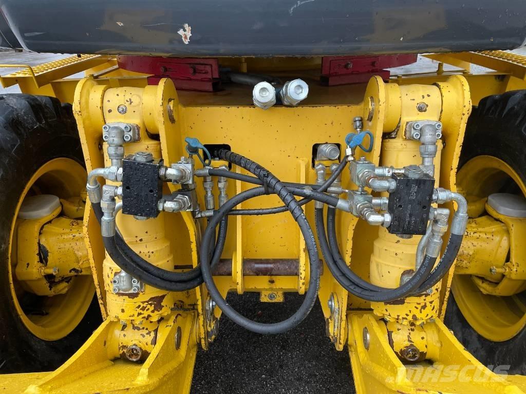 Komatsu PW 98 MR-8 Hjulgravere