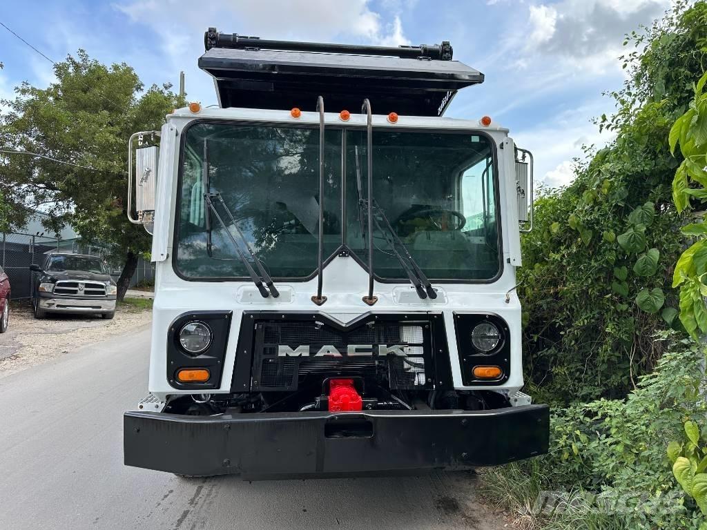 Mack MR613 Renovasjonsbil