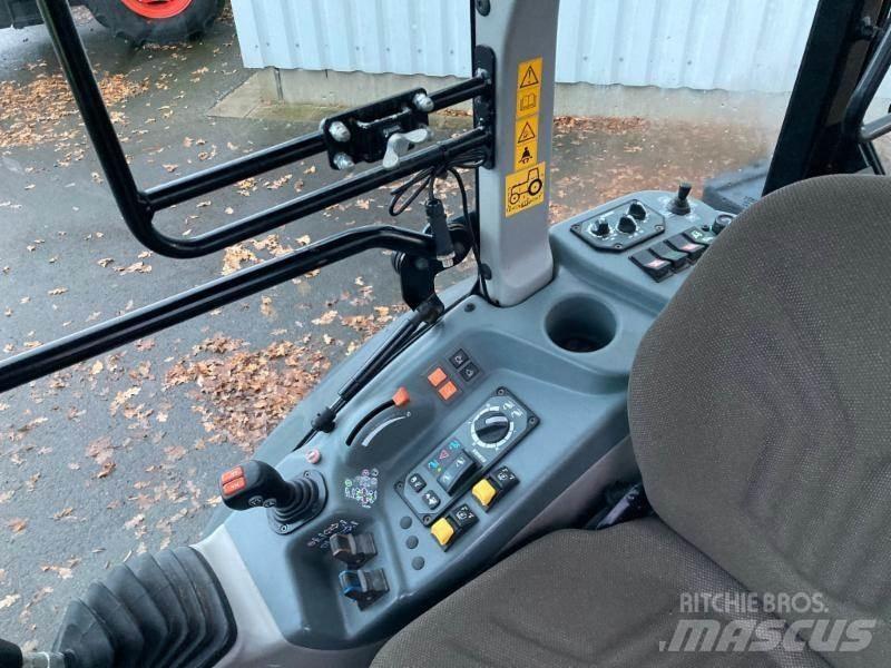 CLAAS NEXOS 240 S Traktorer