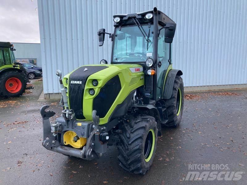 CLAAS NEXOS 240 S Traktorer