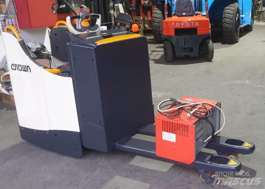 Crown WT 3040 Lavtløftende truck med platform