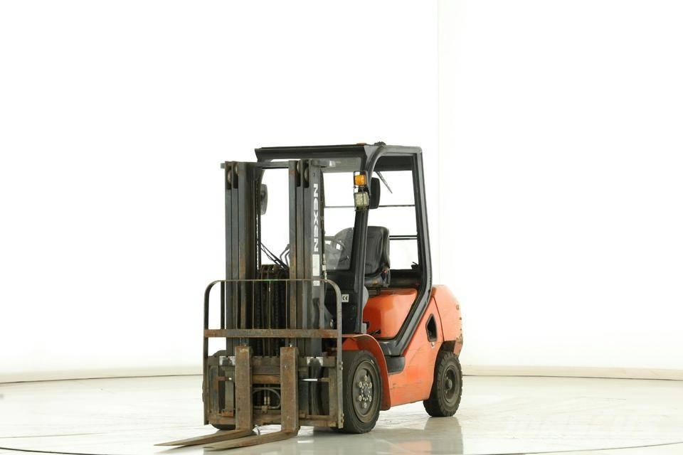 Nexen FDE-30 Diesel Trucker