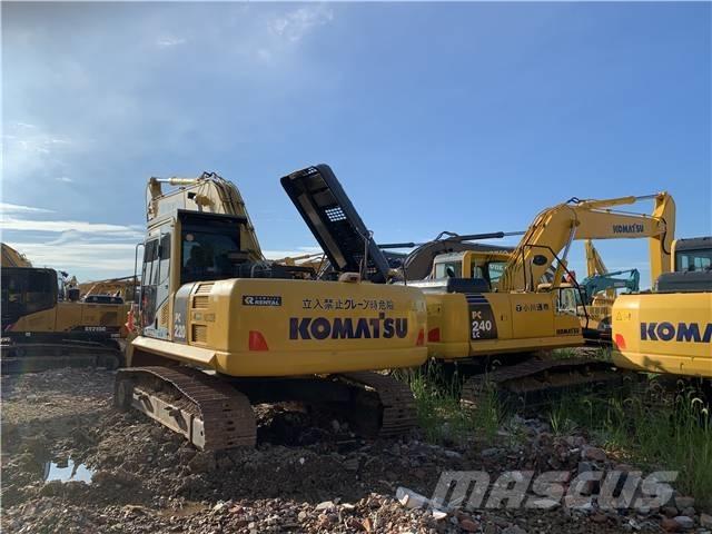Komatsu PC 220-8 Beltegraver