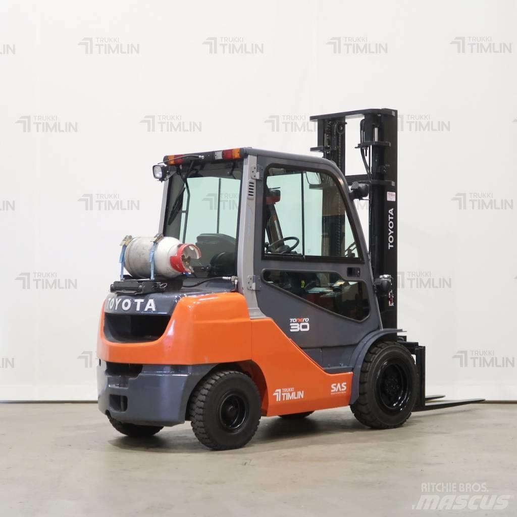 Toyota 02-8FGF30 Propan trucker
