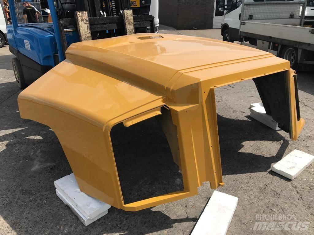 CAT 735 B Hood Chassis og understell