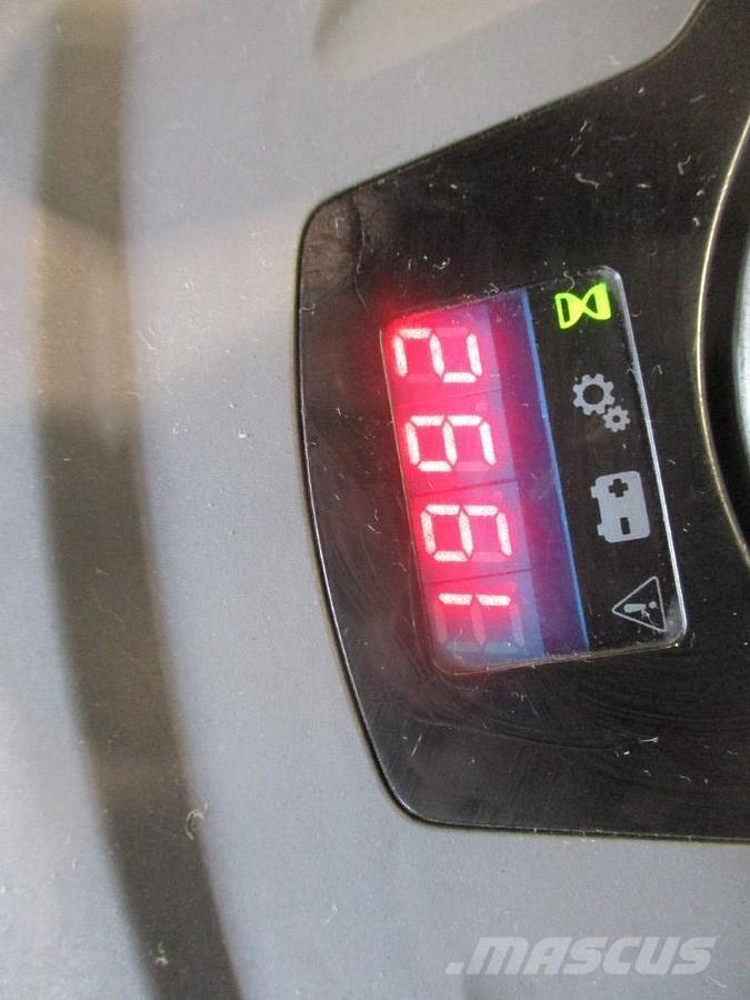 Toyota LPE200 Lavtløftende truck med platform