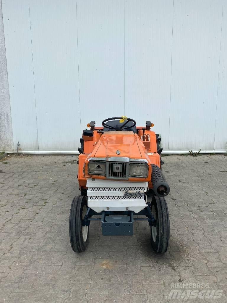 Kubota B1702-M Kompakttraktorer