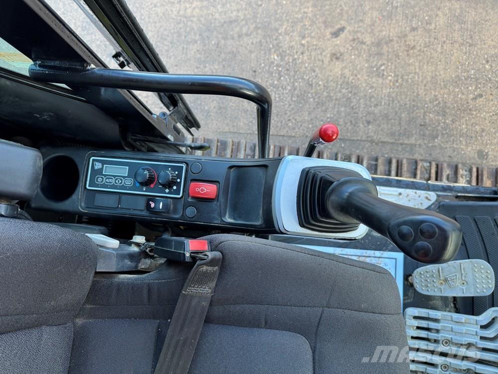 JCB JS131LC Beltegraver