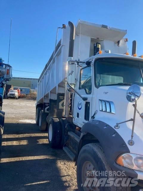 Mack GU813 Tippbil