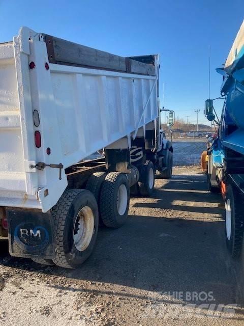Mack GU813 Tippbil