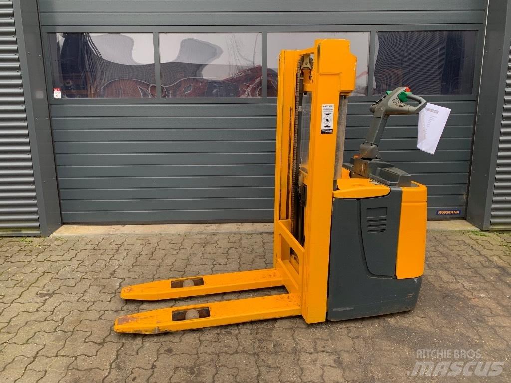 Jungheinrich ERC 212 Stablere