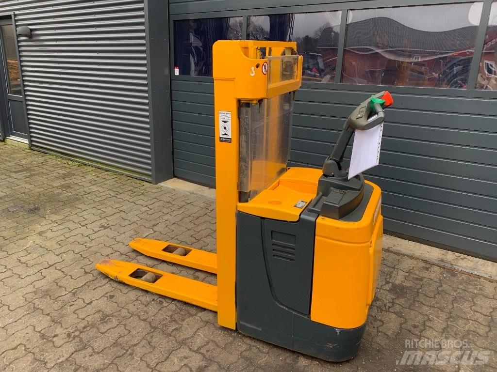 Jungheinrich ERC 212 Stablere