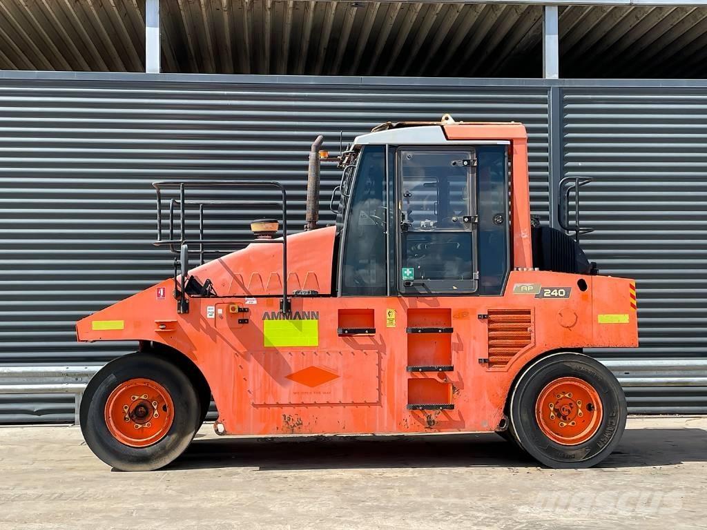 Ammann AP 240 Gummihjulsvalser