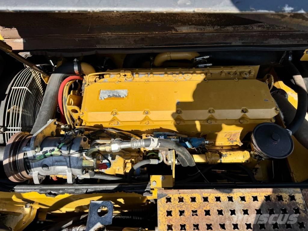 CAT M 318 MH Hjulgravere