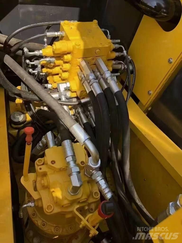 Komatsu 160-7 Beltegraver