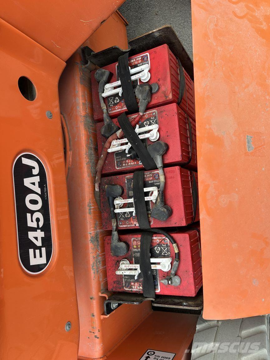 JLG E450AJ (2005) Leddede bomlifter