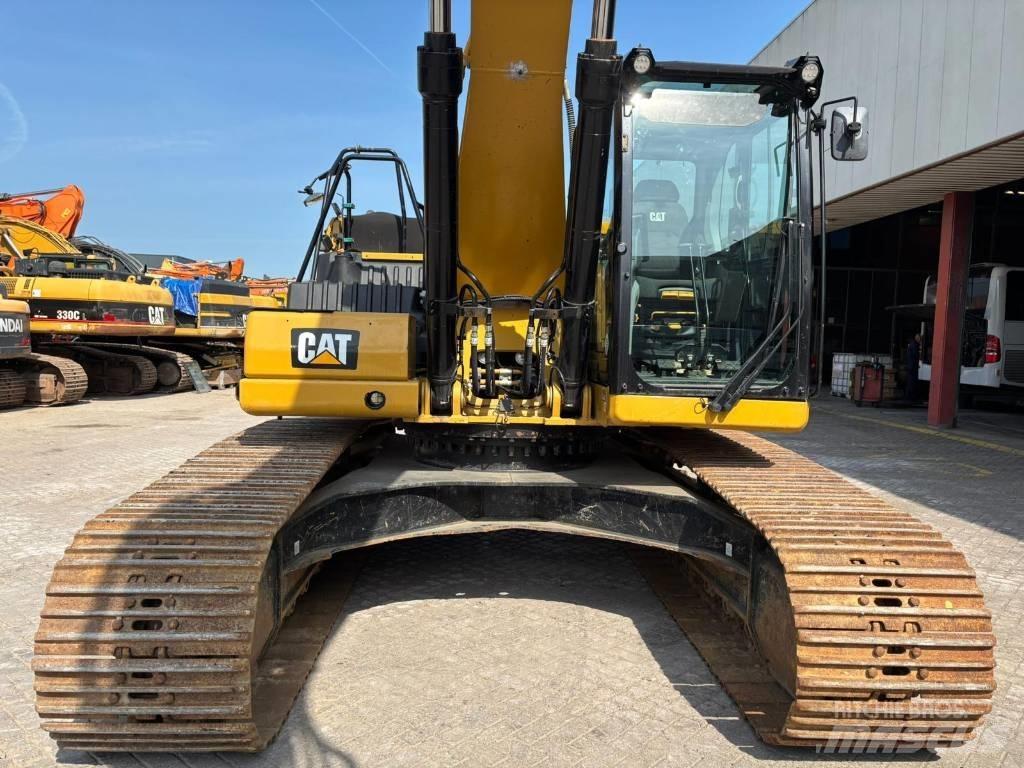 CAT 330 Beltegraver