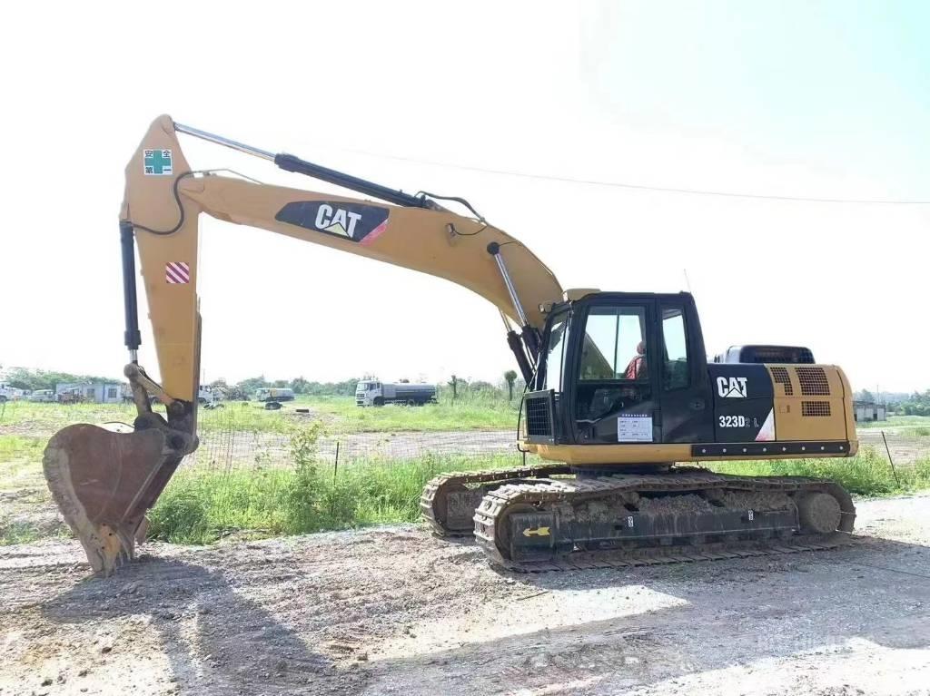 CAT CAT323D Beltegraver