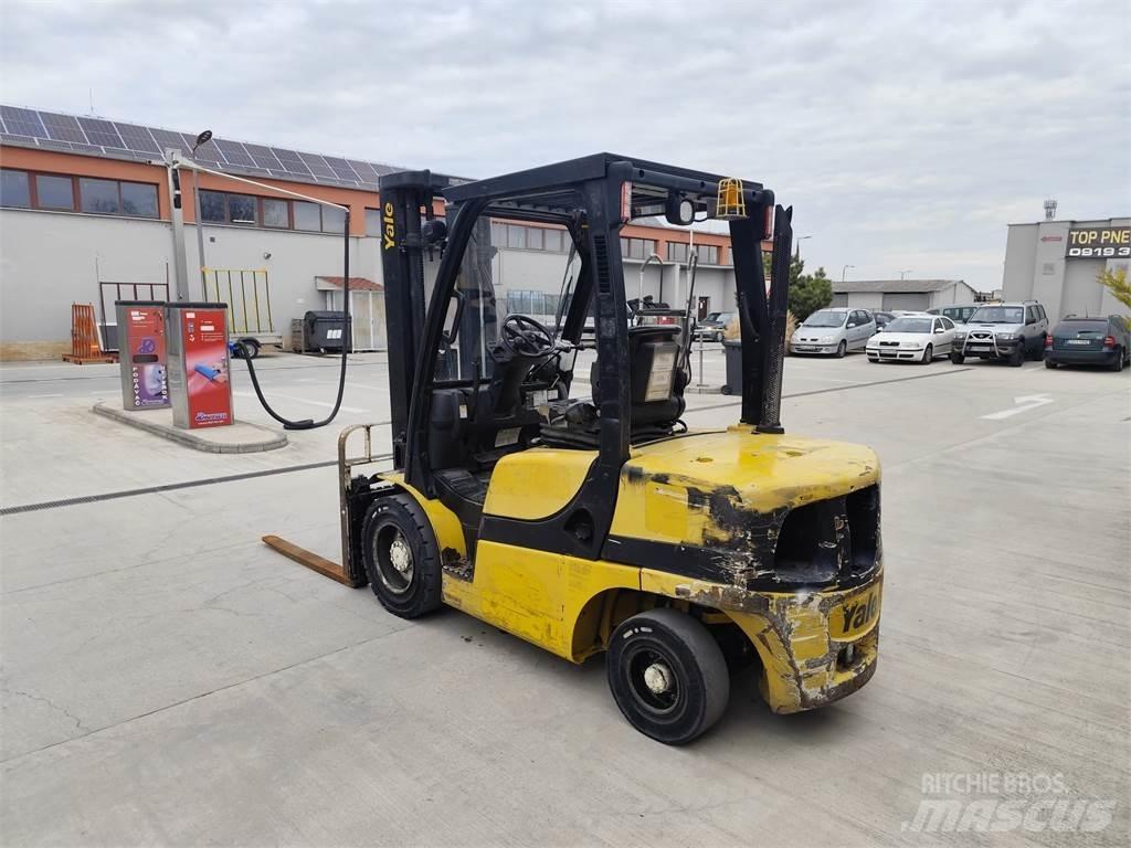 Yale GDP35VX Diesel Trucker