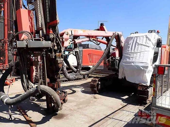 Sandvik DX800 Borerigger