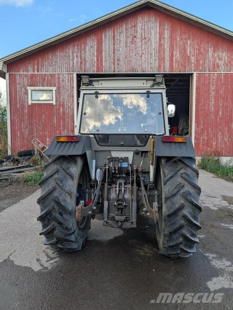 Massey Ferguson 390 Traktorer