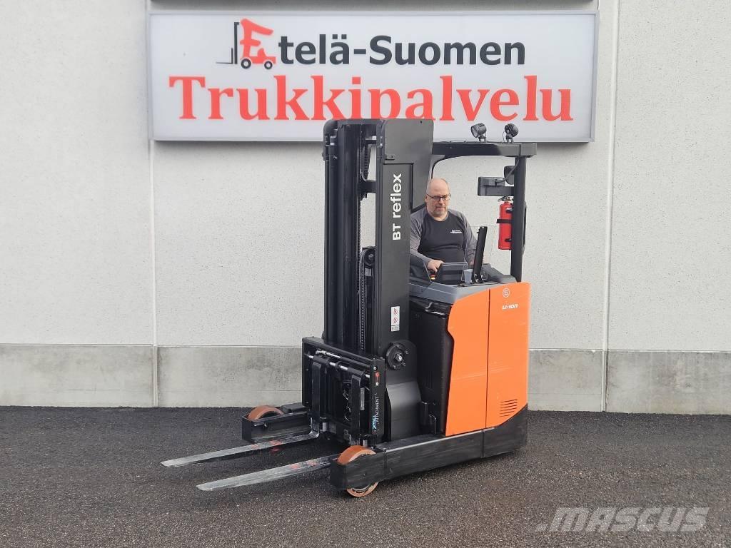 Toyota RRE 140 HE Skyvemasttruck