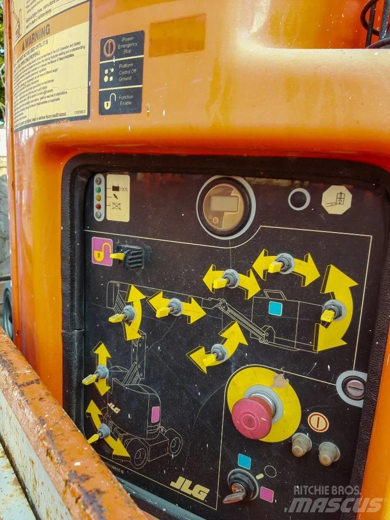 JLG E 300 AJP Leddede bomlifter