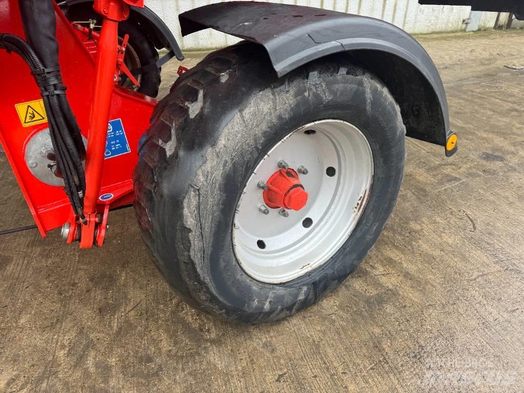 Kuhn Merge Maxx 950 Svanser