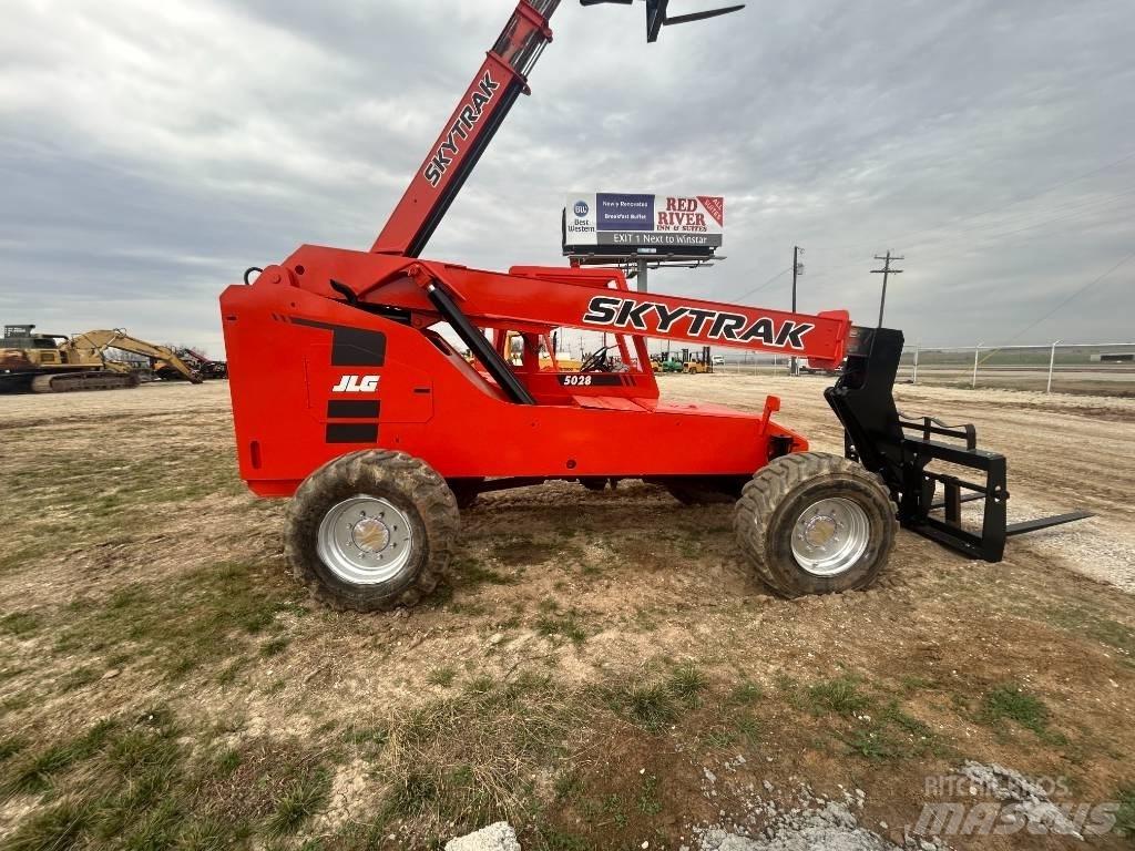 SkyTrak 5028 Teleskoplastere
