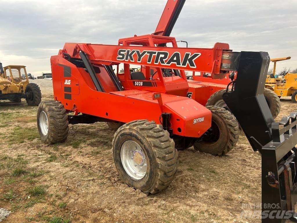 SkyTrak 5028 Teleskoplastere