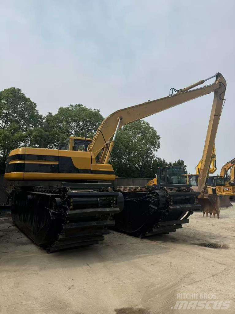 CAT 320B Amfibiske Gravemaskiner